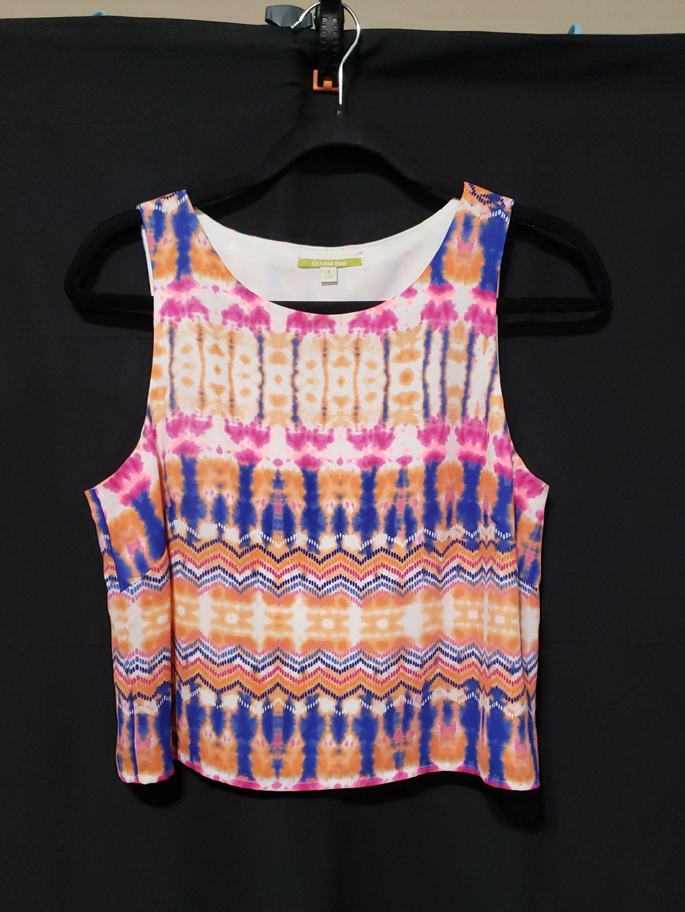 Gianni Bini Sleeveless Cropped Top In A Vibrant Geometric Print. Size: Small